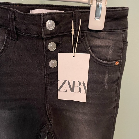 ZARA FLARED FRAYED JEANS - Picture 2 of 6